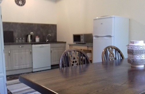 Mont-Saint-Jean Cottage | Secluded gite in the grounds of a chateau with private fishing