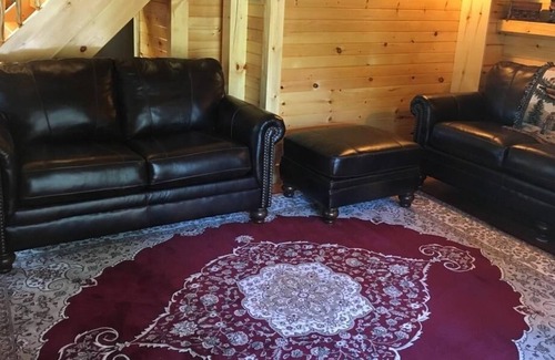 Rogers Cabin | Secluded log cabin in a heavily forested area