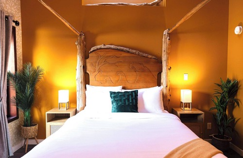 Tofino Hotel | Secluded Oceanfront - Upstairs