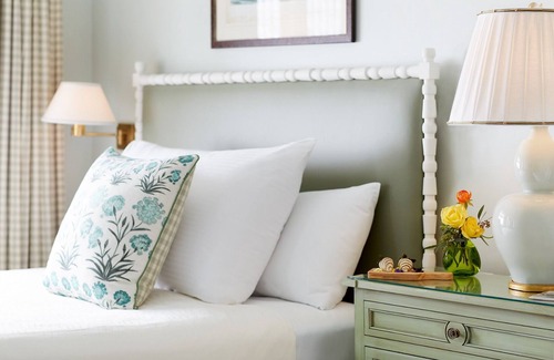 Austin Hotel | Secluded Pampering at a Lakeside Lodge with Award-Winning Spa Treatments
