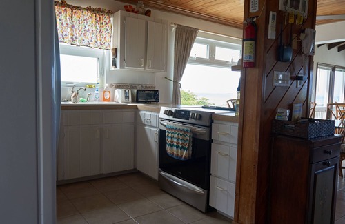 Clarence Town Villa | Secluded & Quiet Beachfront Home w/Beautiful View on Lochabar Bay. Family fun!