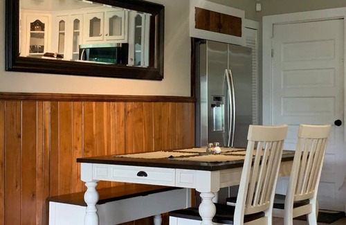 Apple Ridge Cabin | Secluded & Romantic, Blowing Rock, Views, Hot tub - The Red Rover