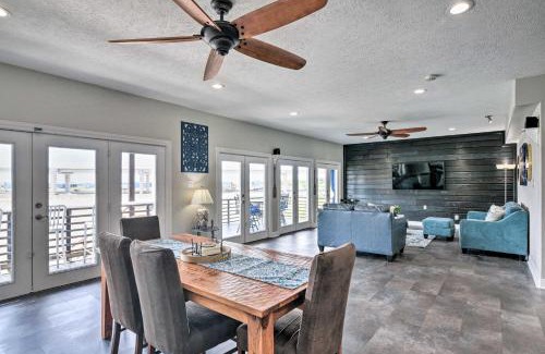 El Lago House | Secluded Seabrook Waterfront Home with Patio!