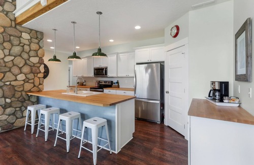Sagle House | Secluded Waterfront House on Pend Oreille