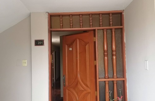 San Juan de Miraflores Apartment | Second floor Aprt in a safe area of Surco 20 min drive to Park Kennedy