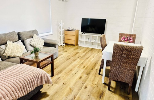 Aberfeldie Apartment | Second Home