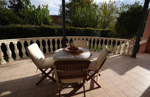 Temeni Apartment | Secret Garden