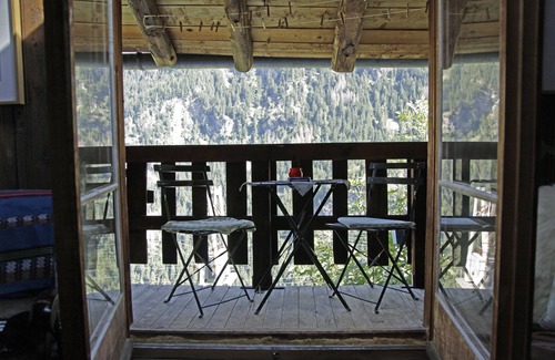 Le Tretien Ski Chalet | Secret place in the Swiss Alps