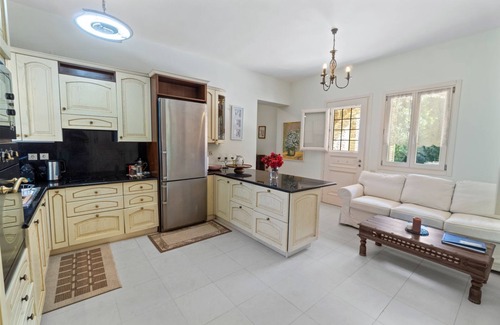 Paleopolis Apartment | Secret Valley of Chora 5 mins to Beach