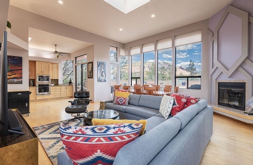 Sedona House | Sedona Painted Sky & Painted Views, Huge Yard With Hot Tub Multiple Decks And Patios!