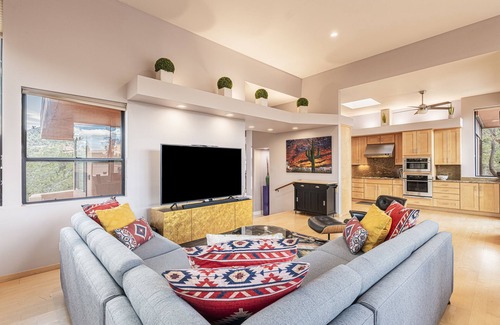 Sedona House | Sedona Painted Sky & Painted Views, Huge Yard With Hot Tub Multiple Decks And Patios!