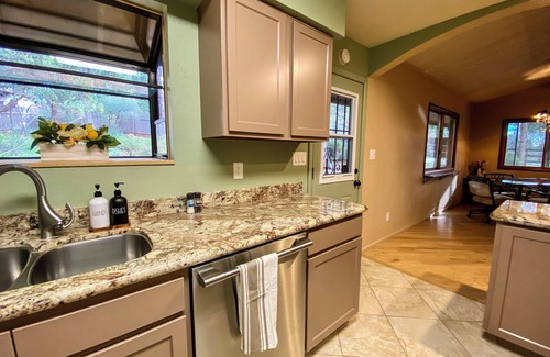 Sedona Cabin | Sedona Perfect! Charming Guest House on 5 Acre Gated Estate boardering Oak Creek