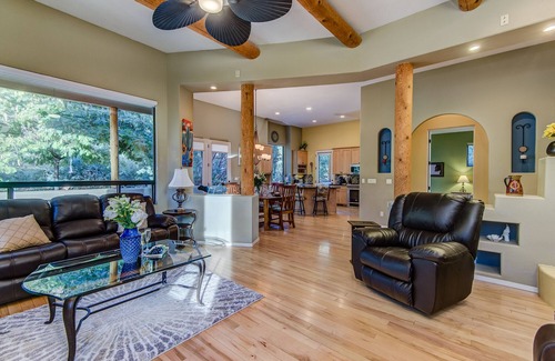 Oak Creek House | Sedona Quail Haven Luxury 2 Bed W/Jacuzzi