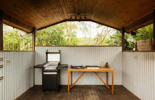 Kewarra Beach House | Seednest 7 bedroom beach house Pool &Game Room