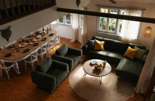 Bayview Heights House | Seednest A-frame Treehouse Forest View&Game Room