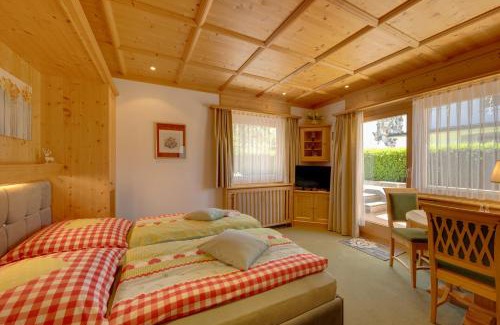 Seefeld in Tirol Apartment | Seefeld ALPIN - Gemütliches TIROLER STUBE Studio Apartment