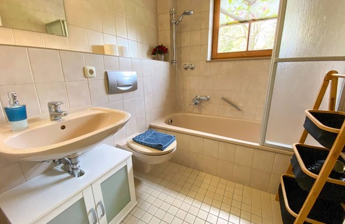 Arlaching Apartment | Seerose, 46sqm, 2 bedrooms, balcony and garden view