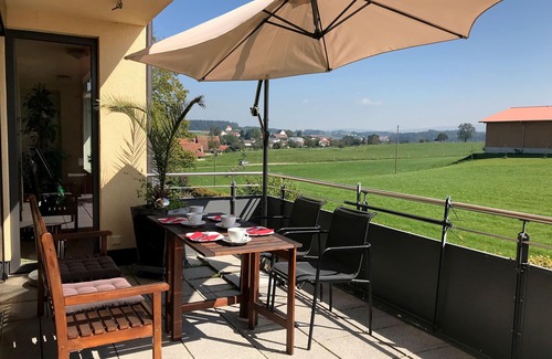 Kressbronn Apartment | Seetraum vacation apartment - high above the lake, spacious with a large balcony