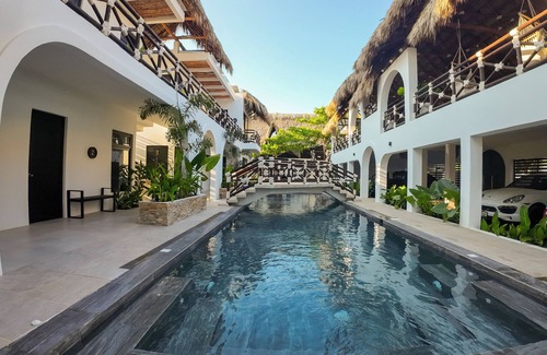 Escuintla House | Selanna Tu Refugio junto al Mar a Solo 200m de la Playa En el Paredón.