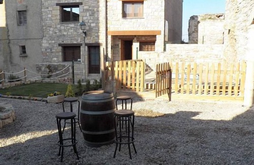 Savalla del Comtat Cottage | Self catering Cal Xavier for 12 people