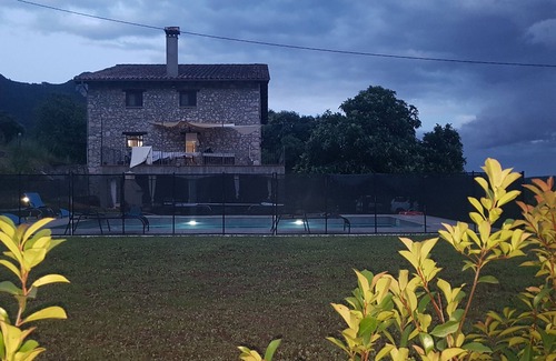 Sales de Llierca Cottage | Self catering Can Servosa for 11 people