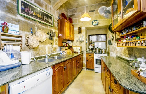 Ghasri House | Self-Catering Fantasy Courtyard Suite in unique 400-year-old rural farmhouse