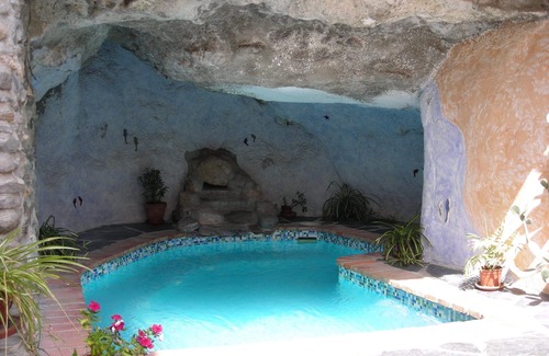Guajar Faraguit House | Self Catering in Style with solar heated Jacuzzi - Pool set in a Cave