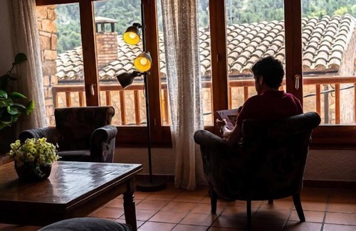 Catalonian Pyrenees Cottage | Self catering La Rectoría de Clariana for 10 people