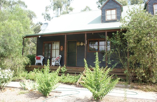 Jamieson Apartment | Self Contained Apartment for couples looking to get away to a secluded hideaway.