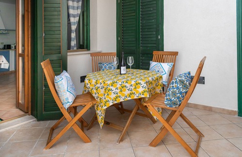Favignana Apartment | SELINUNTE Apt: Mediterranean-style in the center of Favignana, 300m from Sea