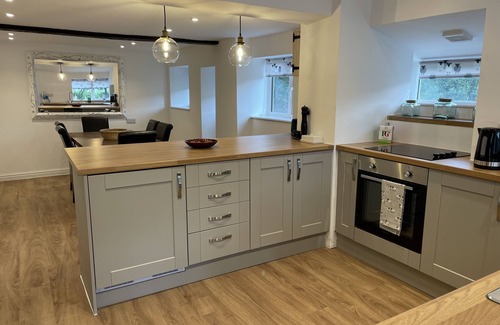 Sutton Maddock Cottage | Semi-detached cottage set on the banks of the River Severn near to Ironbridge