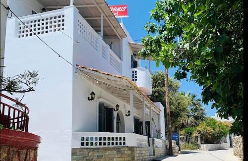 Adamas Hotel | Semiramis Guesthouse