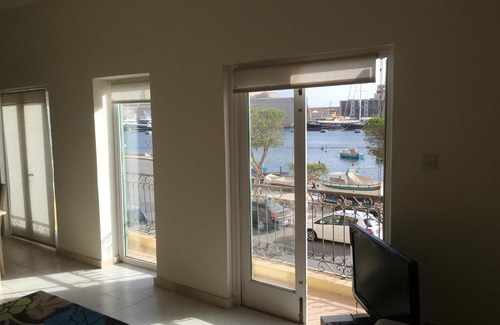 Senglea Apartment | Senglea Seafront Apartment