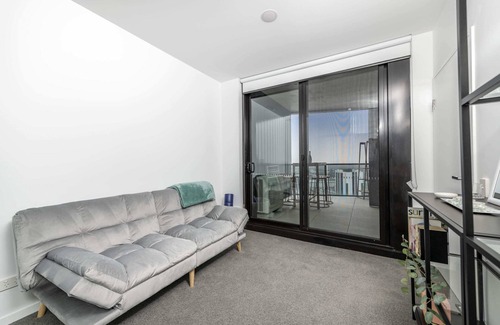 Belconnen Apartment | Sensational City and Lake View Delight - Belconnen