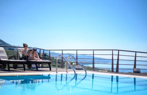 Diasella Villa | Senso Panorama Villa and Suite