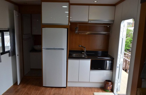 Pyoseon House | Seogwipo Pyoseoncaravan