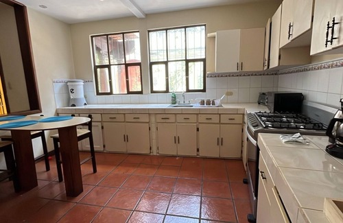 Quetzaltenango House | Serene 4-bedroom house with WiFi in Quetzaltenango
