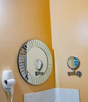 Greenwich Estate Apartment | Serene Artistry - Secure 1-BR Haven in Ocho Rios Jamaica