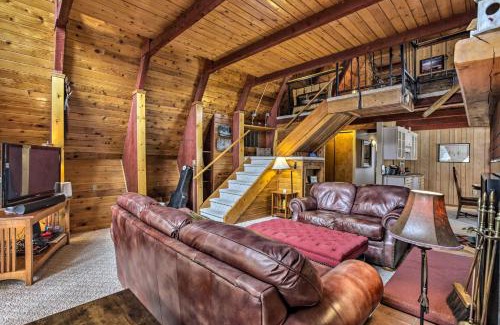 Sheridan House | Serene Creekside Sheridan Getaway Mountain Views!