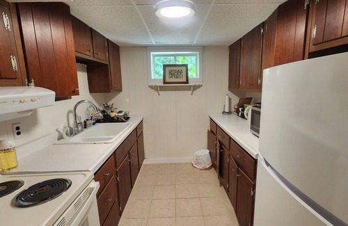 Eastside Apartment | Serene Haven - Cozy and quiet 1 bedroom apartment in Syracuse