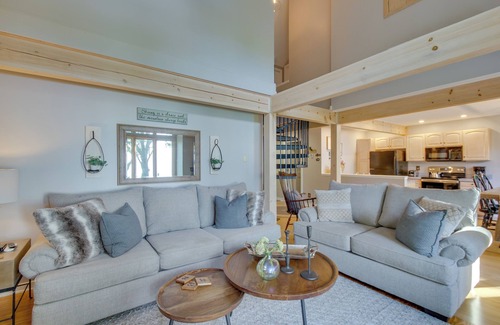 Pedlars Edge Cabin | Serene Hideaway with Views, 1 Mi to Hike & Ski!