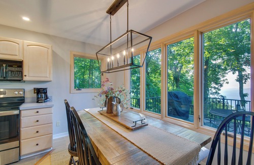 Pedlars Edge Cabin | Serene Hideaway with Views, 1 Mi to Hike & Ski!