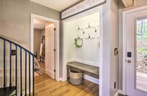 Pedlars Edge House | Serene Hideaway with Views, 1 Mi to Hike and Ski!