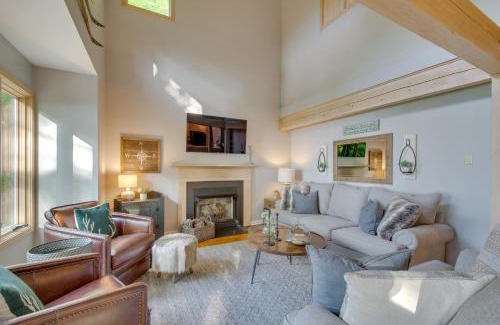 Pedlars Edge House | Serene Hideaway with Views, 1 Mi to Hike and Ski!