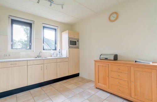Sondel House | Serene Holiday Home in Gaasterlân-Sleat