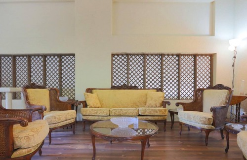 Beykoz Apartment | Serene House Surrounded by Nature in Beykoz