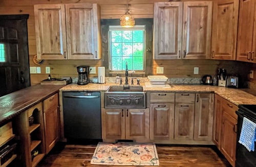 Stanardsville Cabin | Serene Lakefront Cabin Nestled Next to Shenandoah