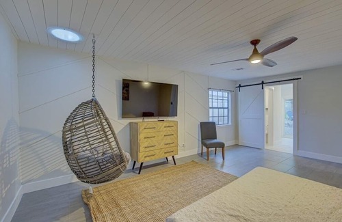 Austin House | Serene Lakeway Charmer with Private Pool