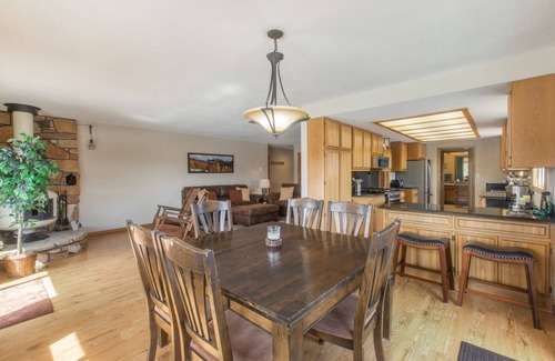 Loghill Village House | Serene Ranch Home-On Log Hill Mesa-Mountain Views & A/C STR2024-045