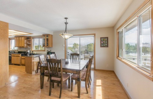 Loghill Village House | Serene Ranch Home-On Log Hill Mesa-Mountain Views & A/C STR2024-045